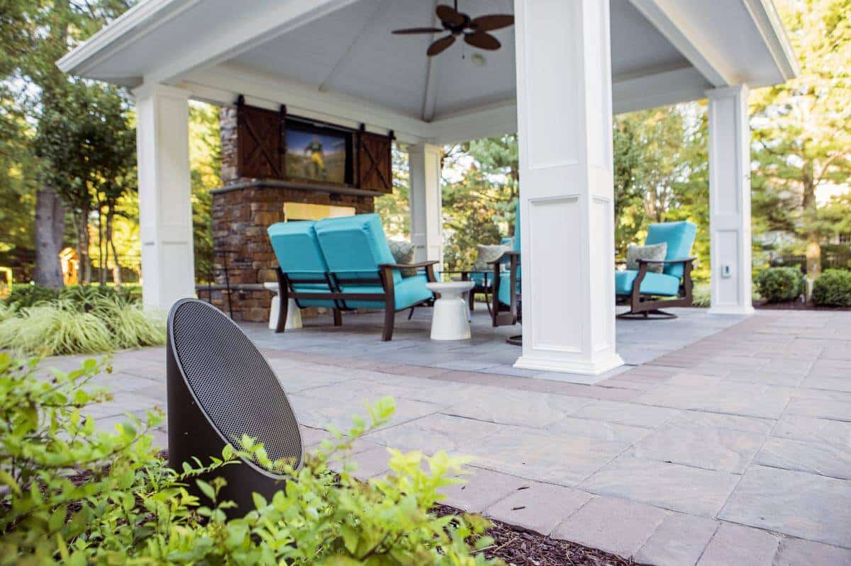 کاربرد سیستم صوتی outdoor  در طراحی فضای سبز ویلا
