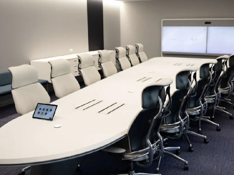 تجهیزات سالن کنفرانس؛ معرفی لیست کامل تجهیزات سالن کنفرانس مدرن