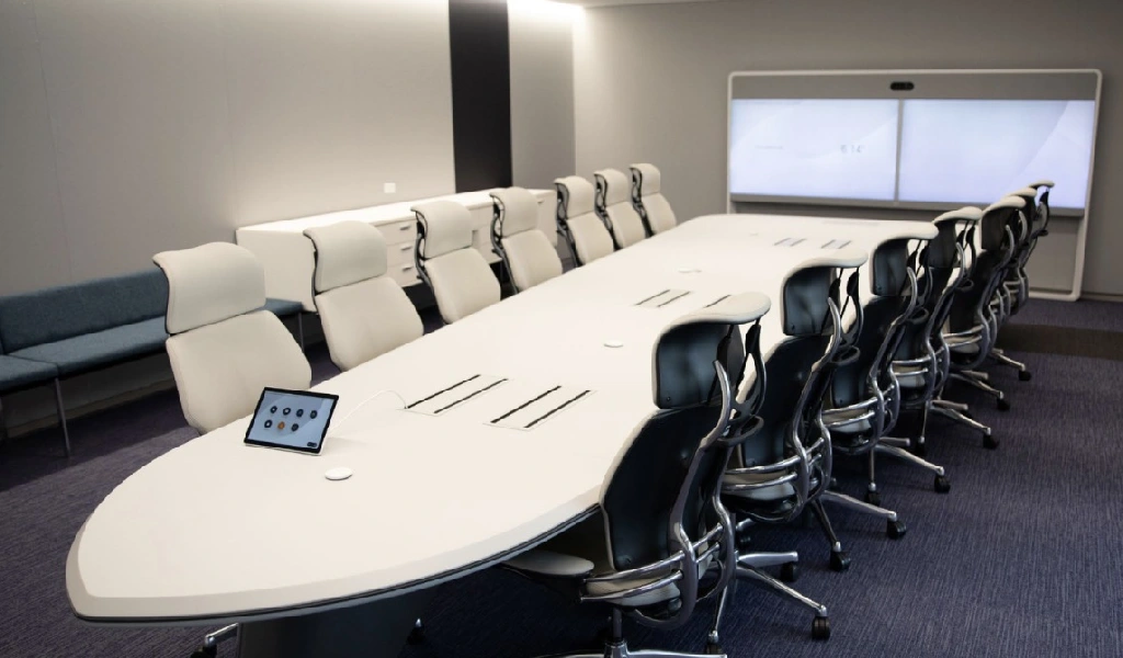 تجهیزات سالن کنفرانس؛ معرفی لیست کامل تجهیزات سالن کنفرانس مدرن